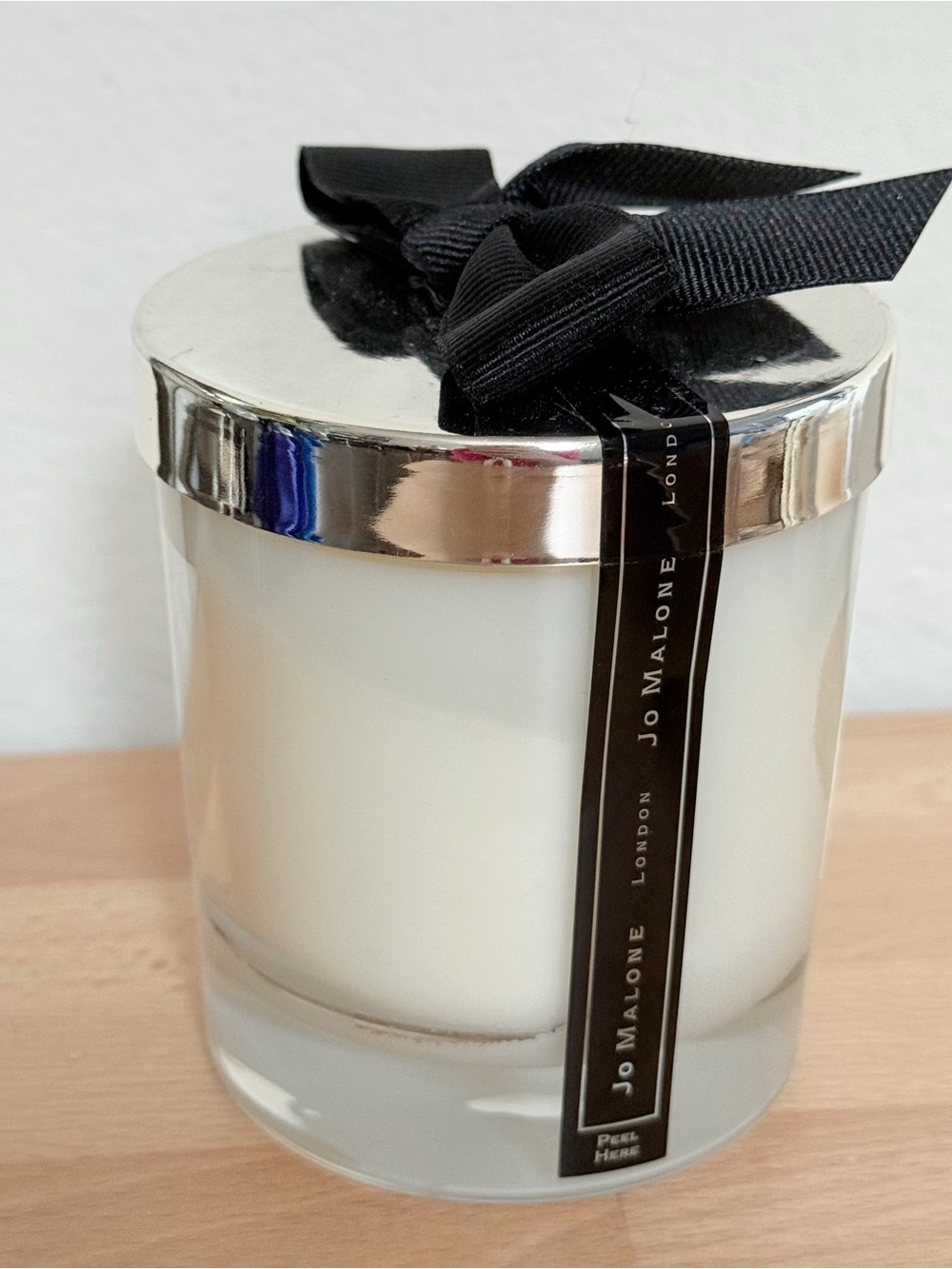 Jo Malone Cream and Silver Scented Candle — Cream with Silver Lid - Picture 6 of 6